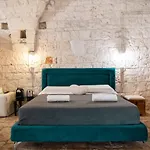 Dama Bianca Boutique