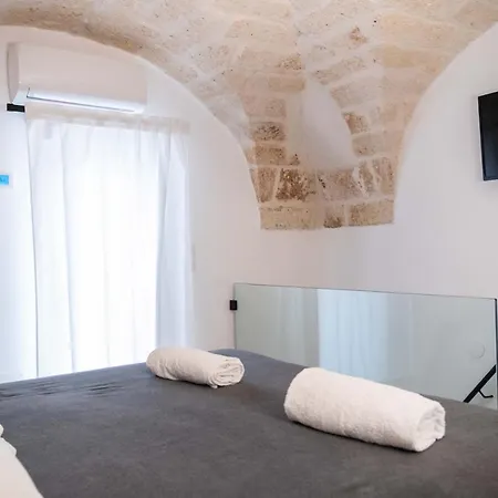 Dama Bianca Boutique * Ostuni