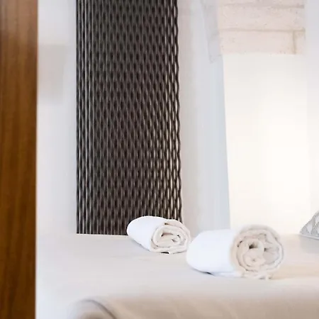 Dama Bianca Boutique 4* أوستوني