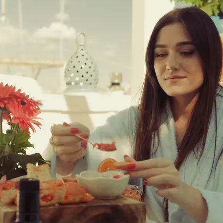 Dama Bianca Boutique