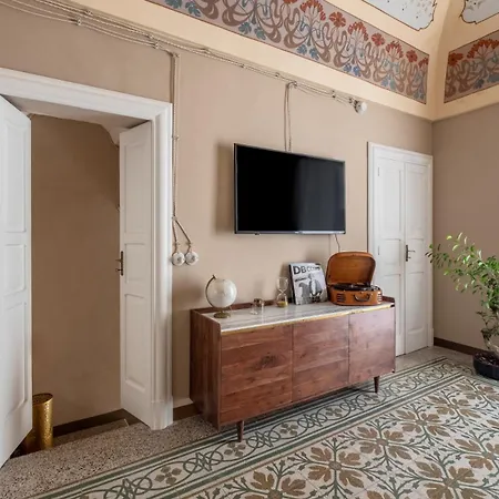 Dama Bianca Boutique Bed & Breakfast 3*