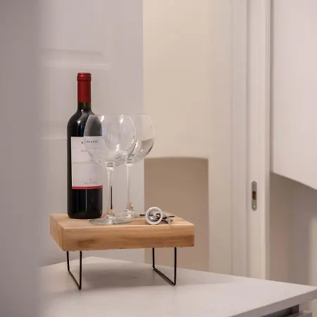 Dama Bianca Boutique B&B 오스투니