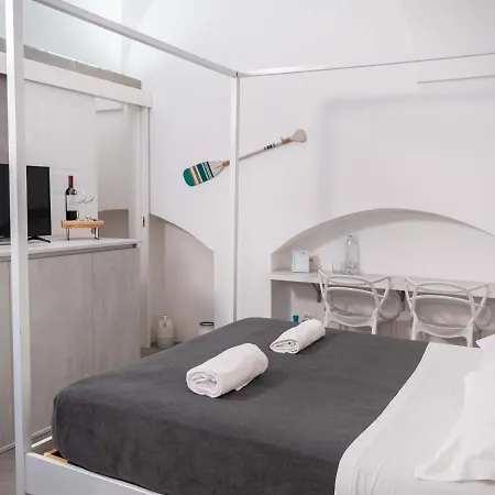 B&B Dama Bianca Boutique 4*