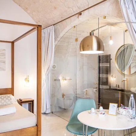 Dama Bianca Boutique 4* אוסטוני