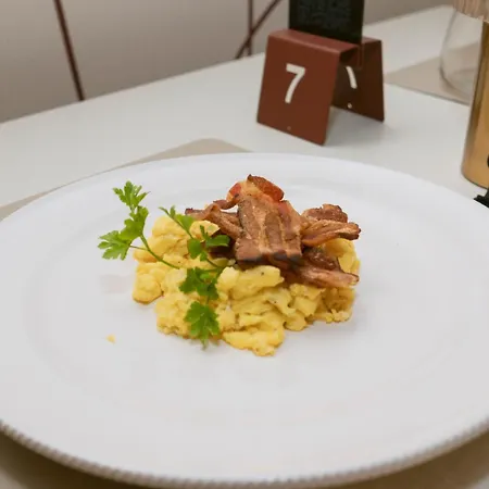 Dama Bianca Boutique B&B 오스투니