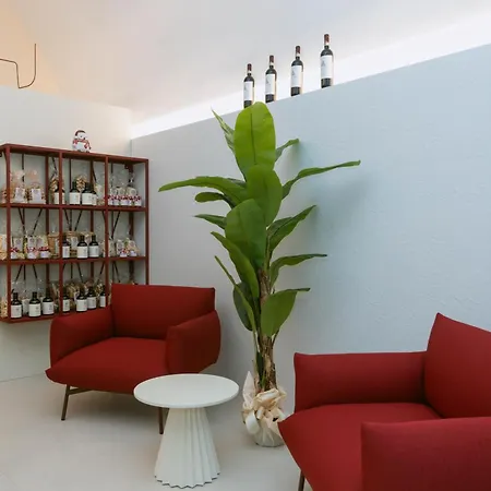 Dama Bianca Boutique B&B 오스투니